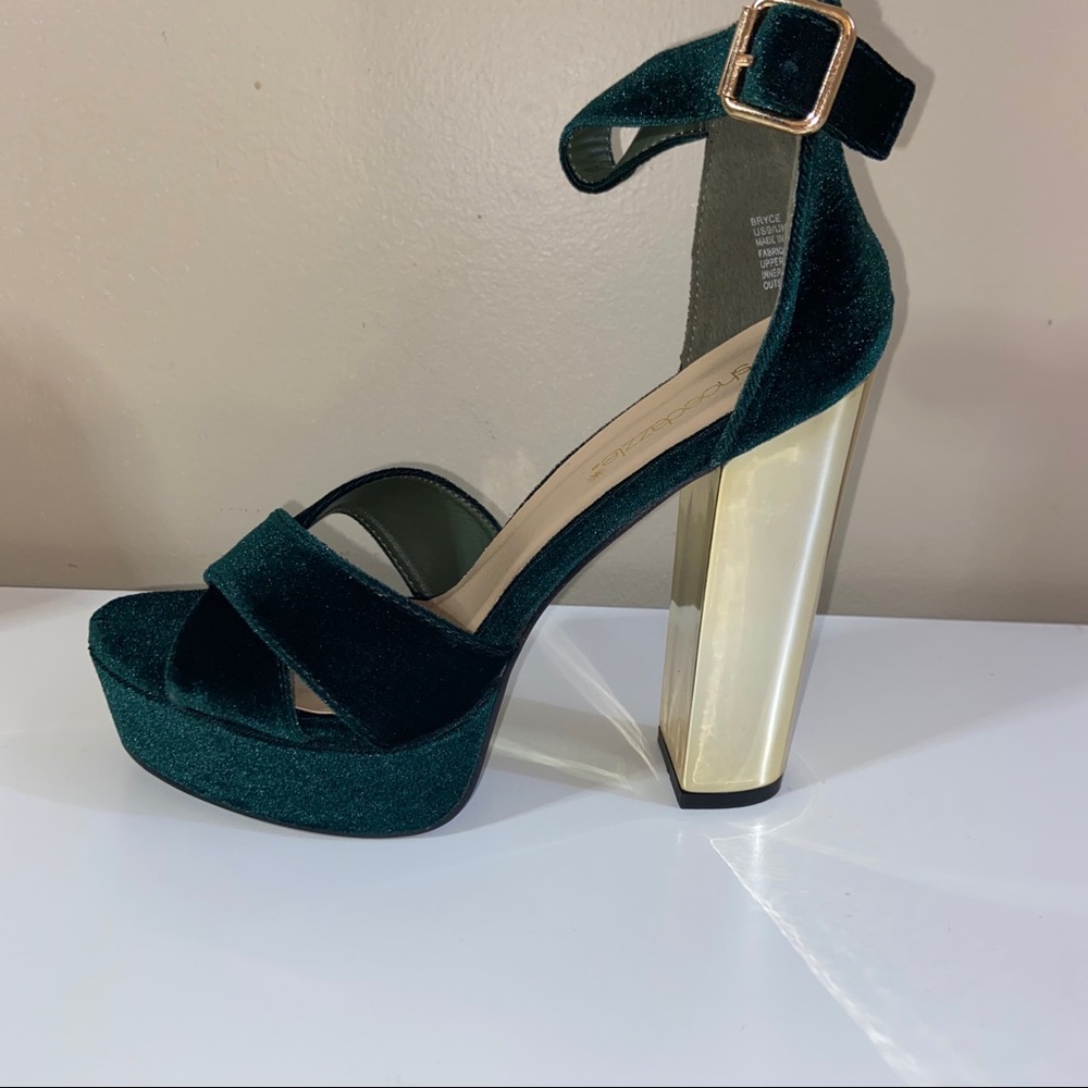 Sexy Comfortable Platform. Velvet and Mirrored